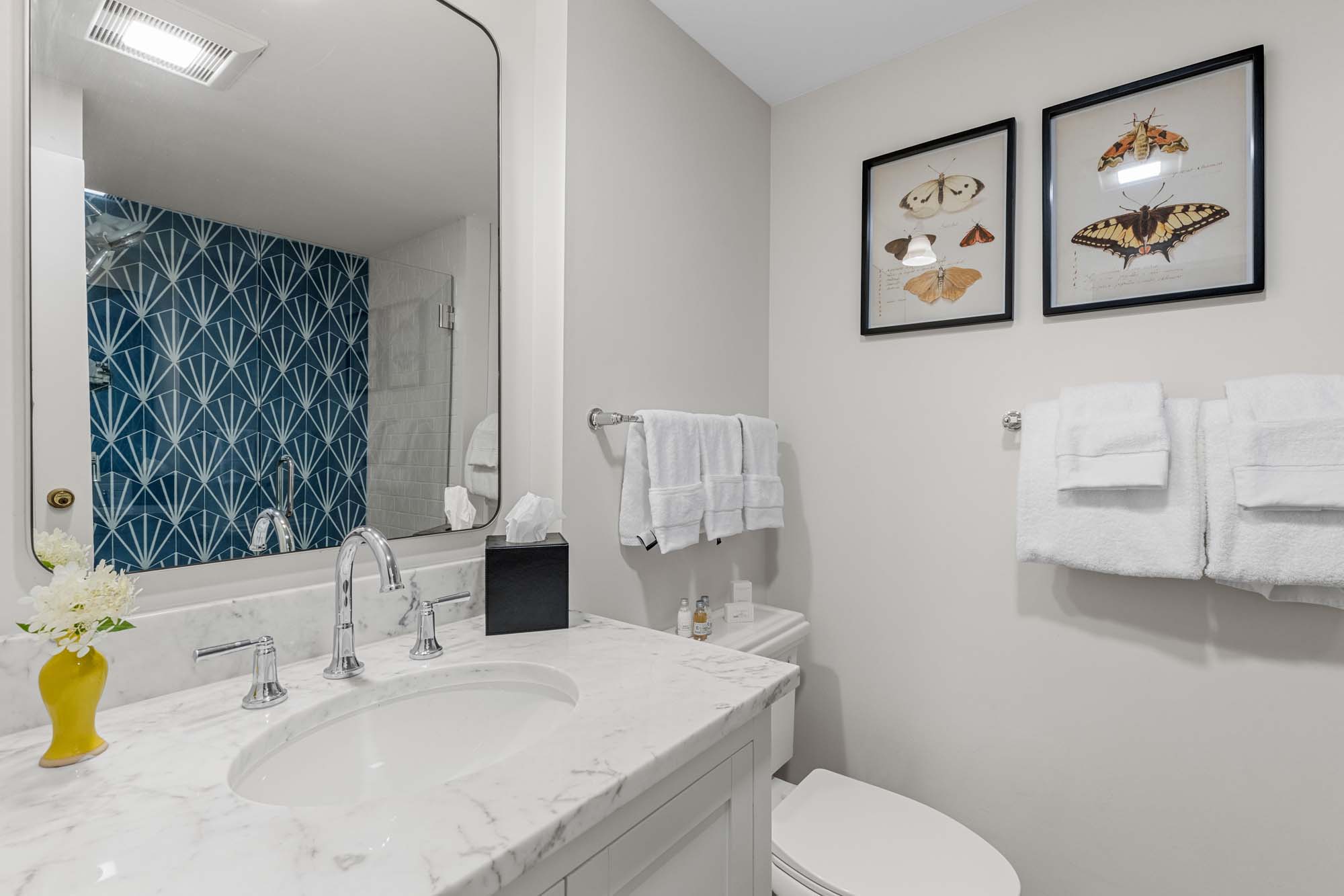 gorgeous bathroom, unique style, new, rich