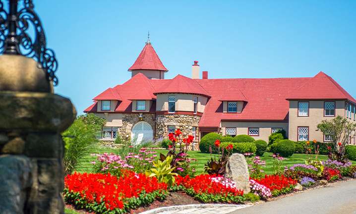 a-house-with-a-large-garden-d-jpg-×-06-16-2025_12_38_PM.png