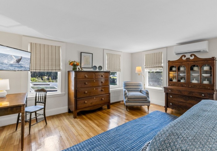 2nd Floor - Deluxe King Sunroom 2